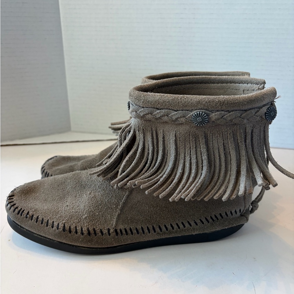 Minnetonka Hi Top Back Zip Fringed Moccasin Boot‎ size 7 - Picture 4 of 10
